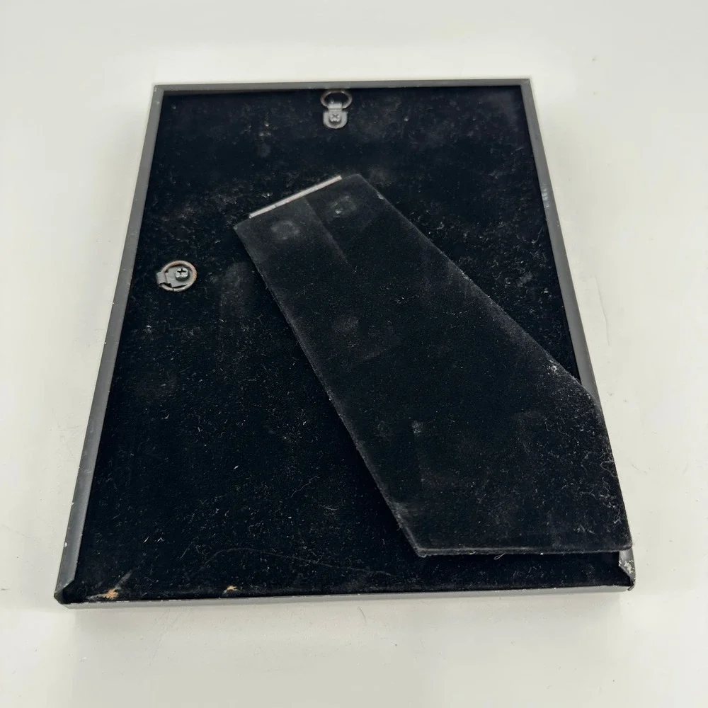 Black 5x7 Picture Frame Embossed Floral Scroll Pattern Tabletop Easel Back